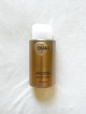 OUAI Detox Shampoo with White Cap